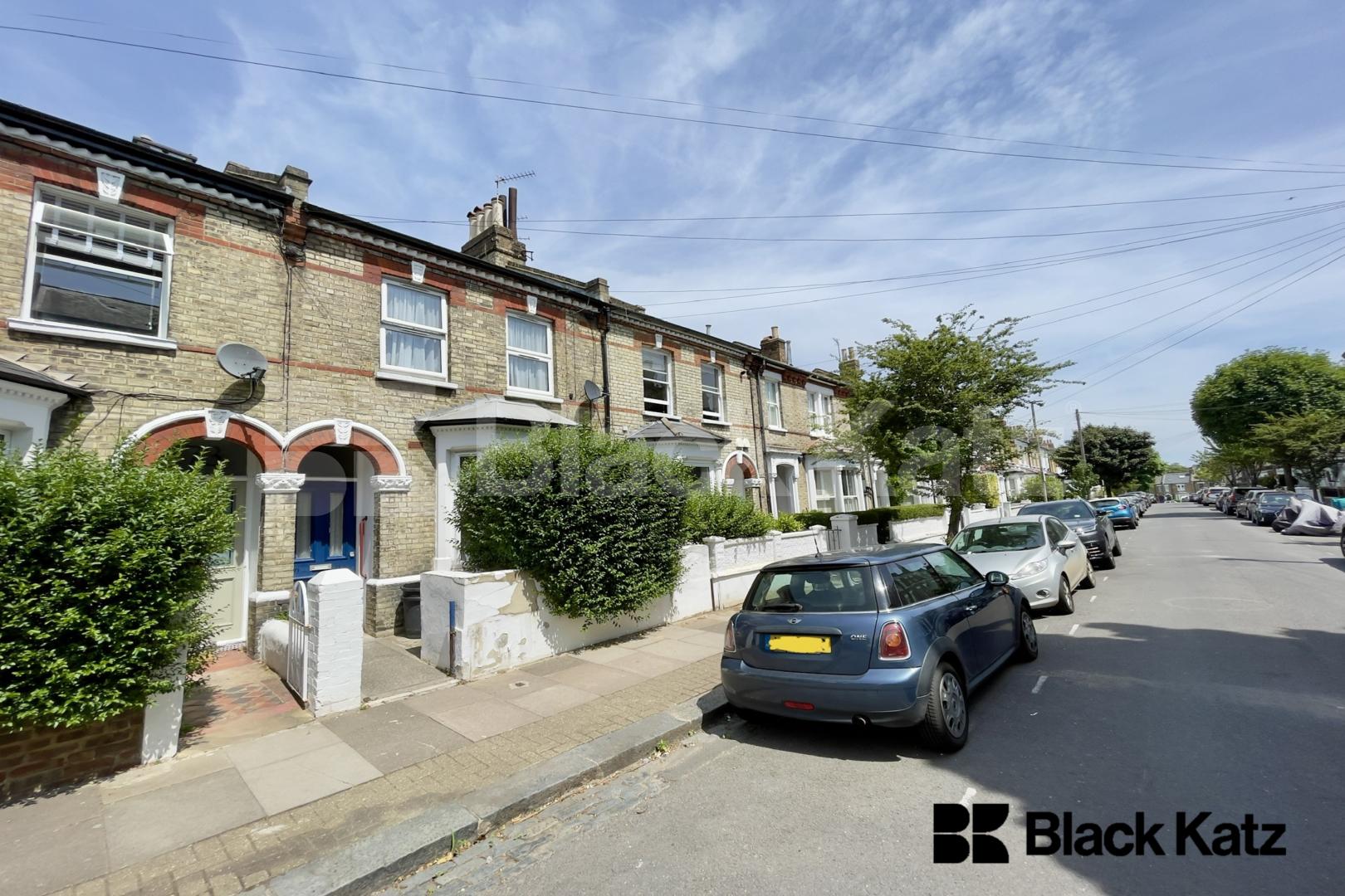 Beautiful garden flat marrying period charm with contemporary living Gowrie Road , Clapham Junction 